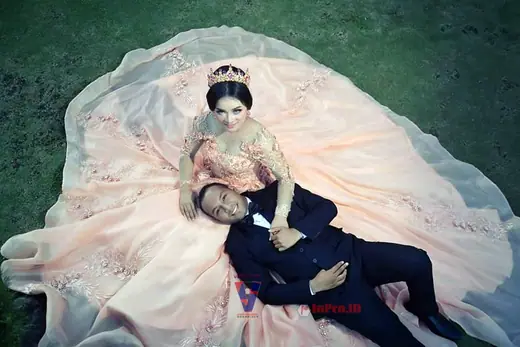Gaun, Jas & Busana Adat — foto 13