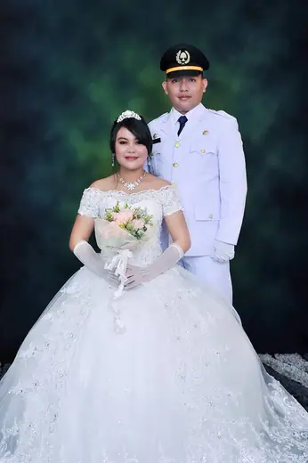 Gaun, Jas & Busana Adat — foto 21
