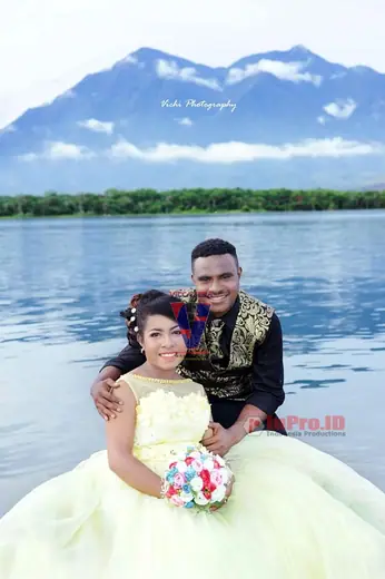 Gaun, Jas & Busana Adat — foto 23